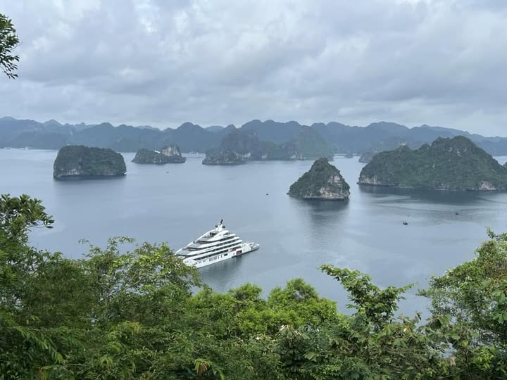 halong bay vietnam esim